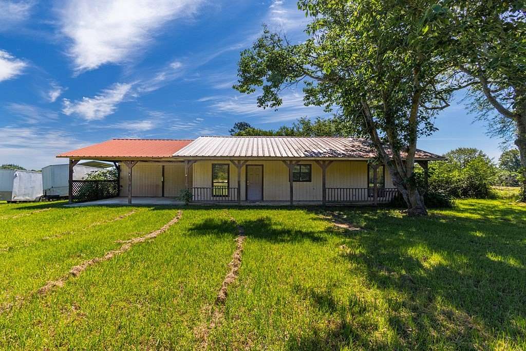 25 Acres of Land with Home for Sale in Nacogdoches, Texas