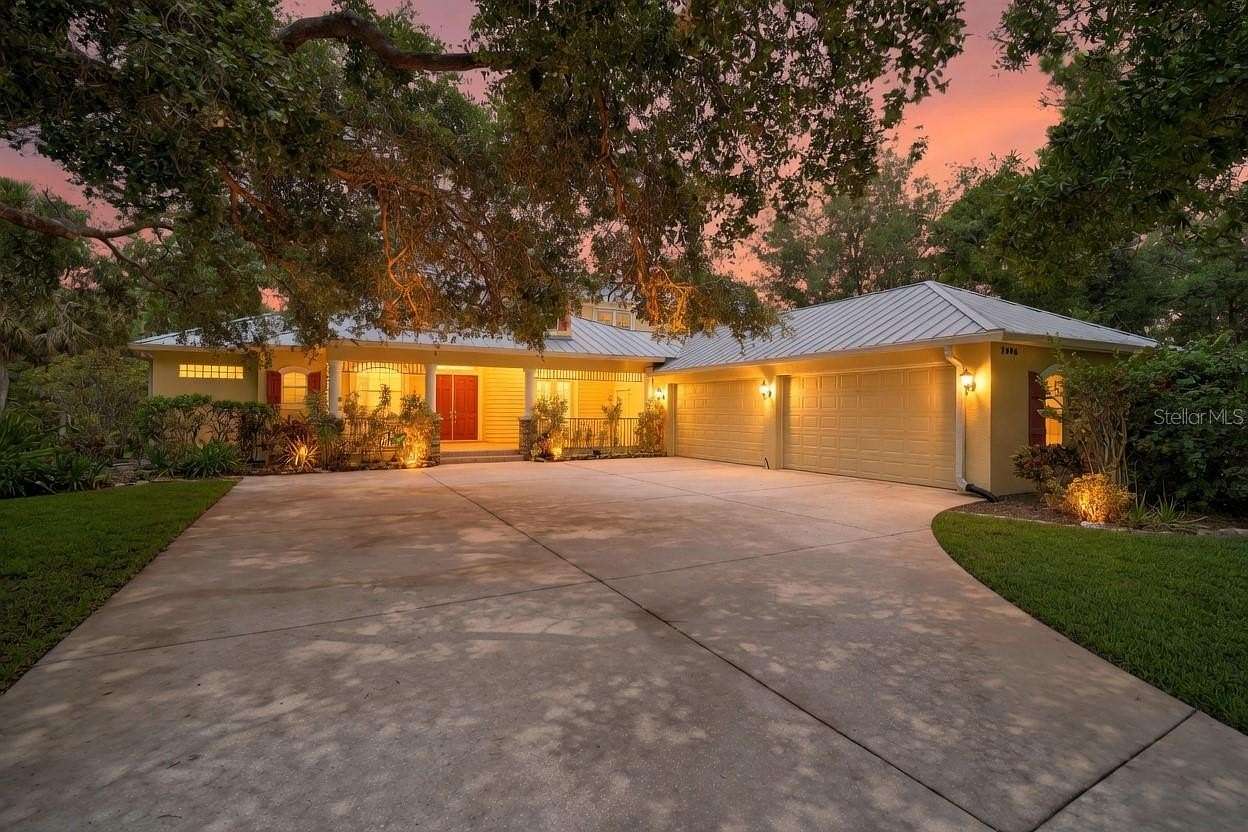 2.75 Acres of Land with Home for Sale in Venice, Florida