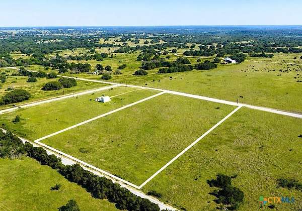 5 Acres of Residential Land for Sale in Oglesby, Texas