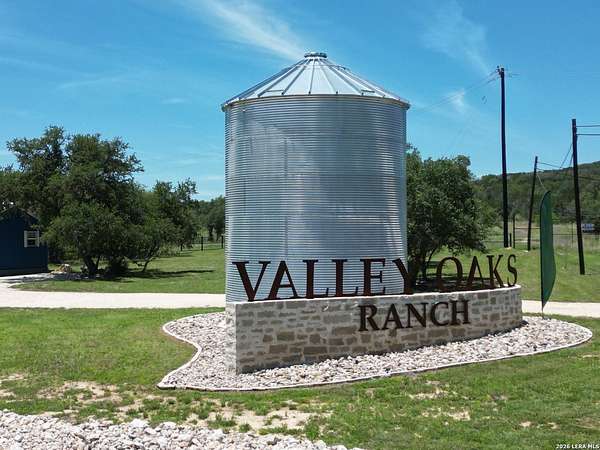 6 Acres of Residential Land for Sale in Hondo, Texas