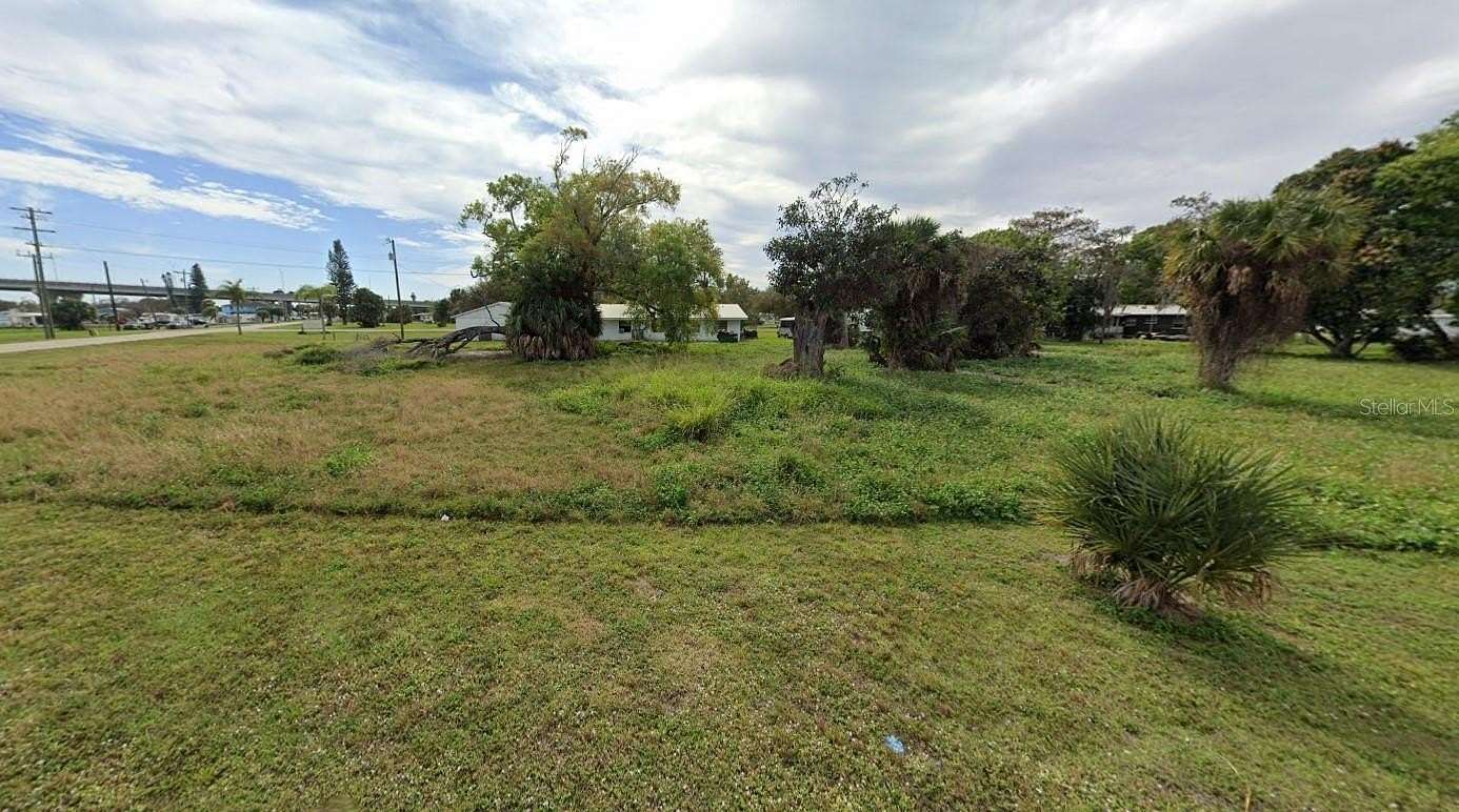 0.5 Acres of Residential Land for Sale in Moore Haven, Florida