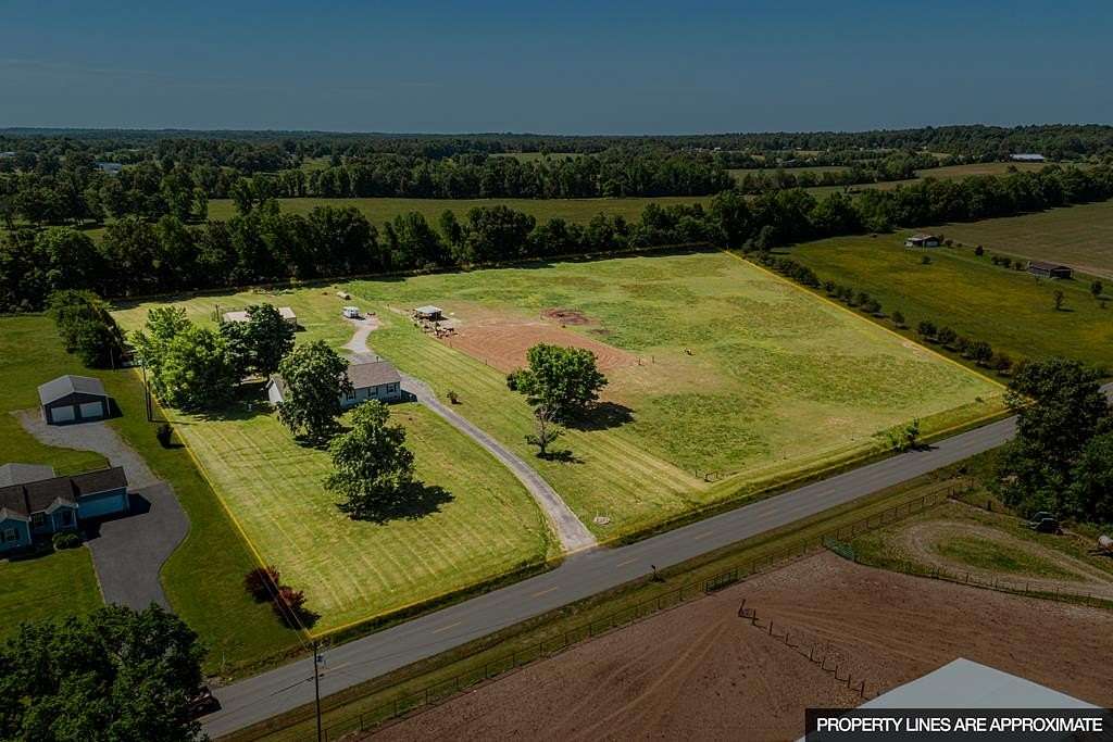 9 Acres of Land with Home for Sale in Madisonville, Kentucky