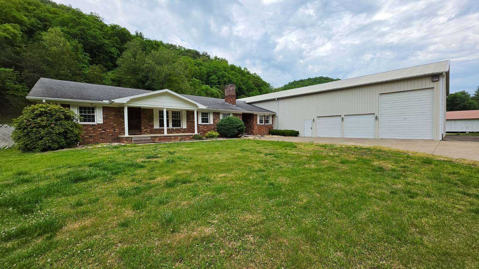 19 Acres of Improved Mixed-Use Land for Sale in Stanville, Kentucky