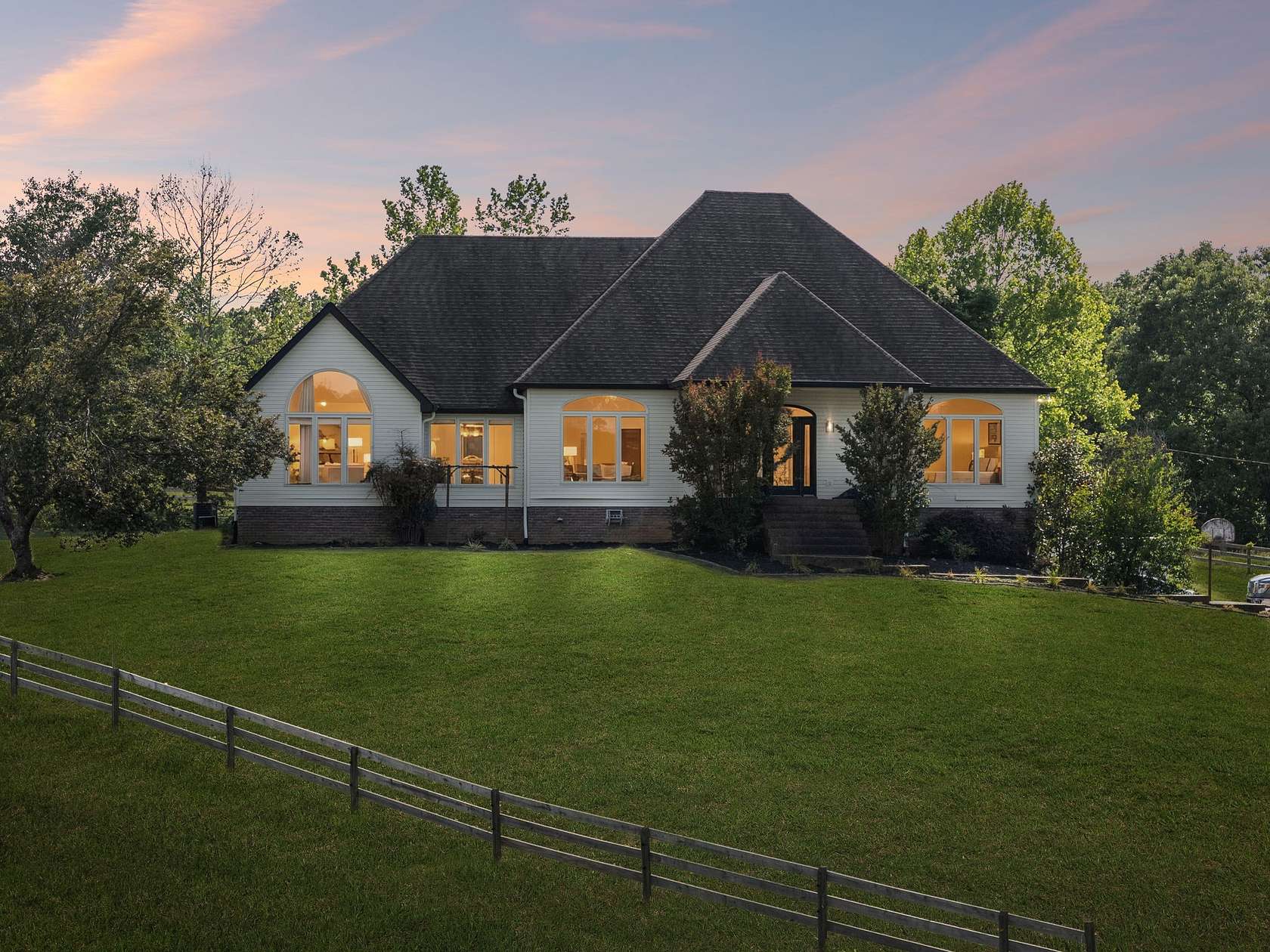 22.4 Acres of Agricultural Land with Home for Sale in Dickson, Tennessee