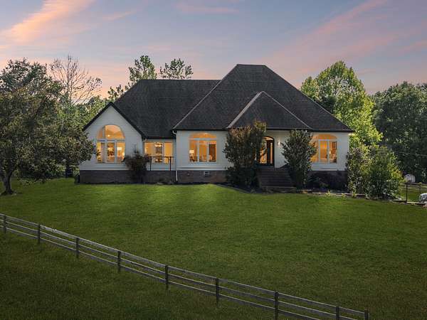 22.4 Acres of Agricultural Land with Home for Sale in Dickson, Tennessee