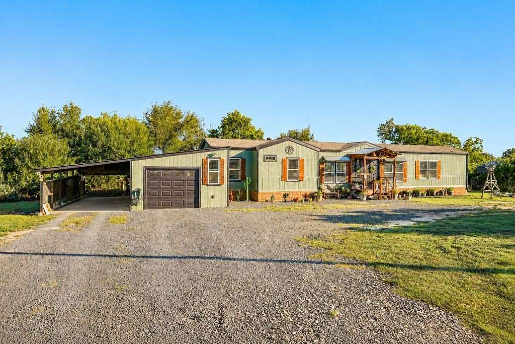 5.13 Acres of Land with Home for Sale in Kerrville, Texas