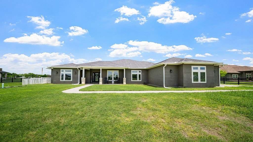 2.52 Acres of Land with Home for Sale in Corpus Christi, Texas