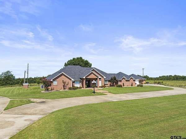 2.5 Acres of Land with Home for Sale in Mount Pleasant, Texas