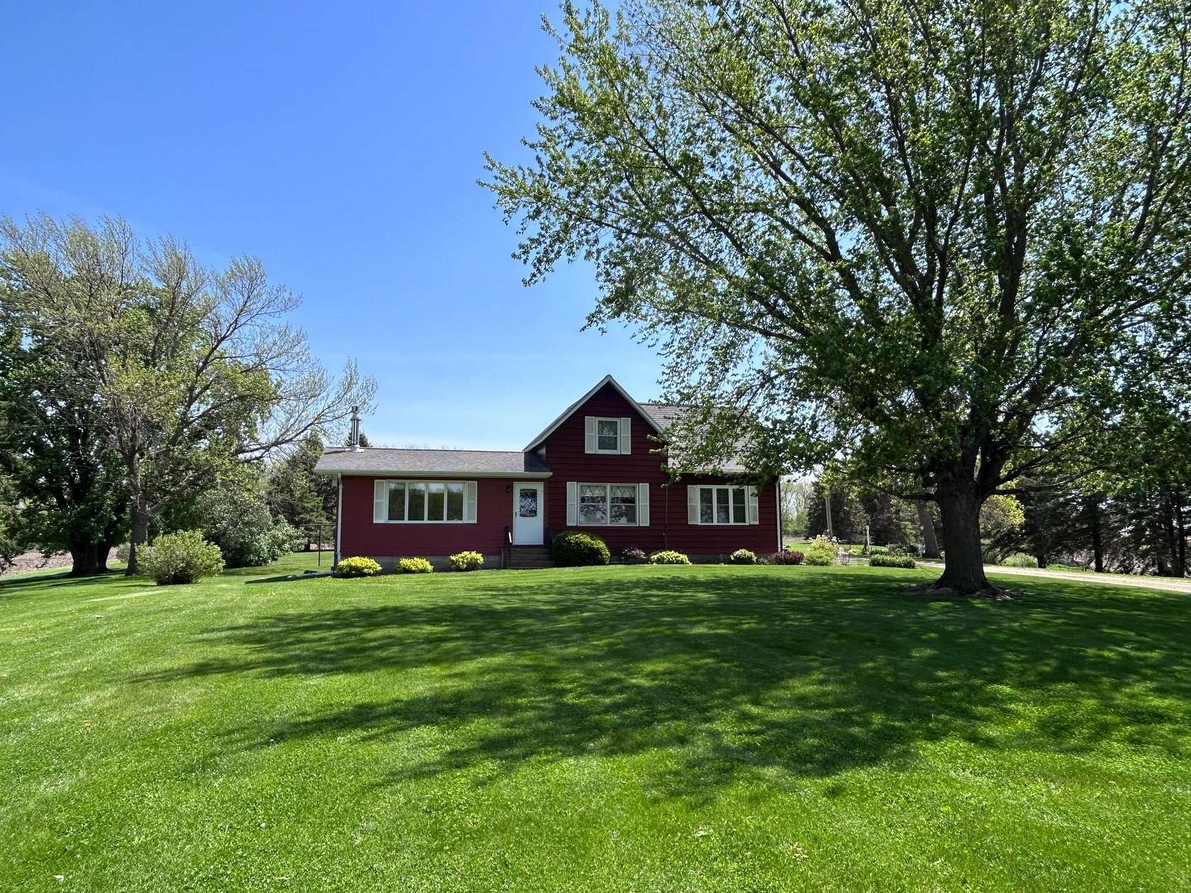 5 Acres of Land with Home for Sale in Madelia, Minnesota