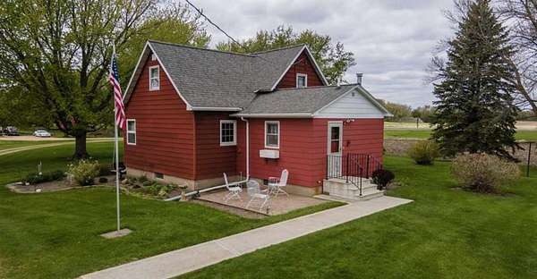3 Acres of Land with Home for Sale in Madelia, Minnesota