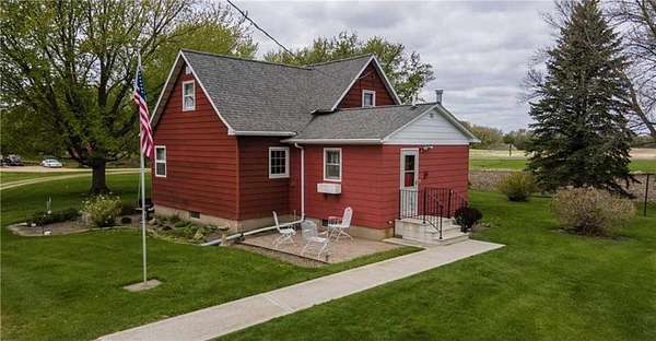 3 Acres of Land with Home for Sale in Madelia Township, Minnesota