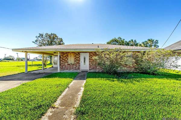 4 Acres of Land with Home for Sale in Raceland, Louisiana