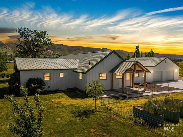 5 Acres of Land with Home for Sale in Emmett, Idaho