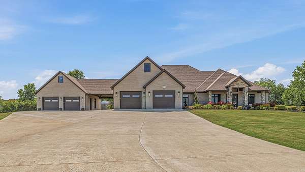 4.47 Acres of Land with Home for Sale in Paragould, Arkansas