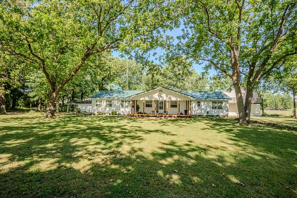 4.5 Acres of Land with Home for Sale in Cypress Inn, Tennessee