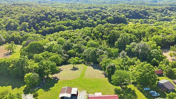 11.3 Acres of Recreational Land with Home for Sale in Mount Pleasant, Tennessee