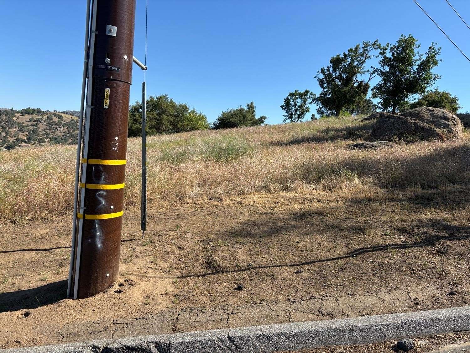 1.13 Acres of Land for Sale in Tehachapi, California