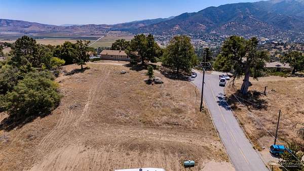 1.13 Acres of Residential Land for Sale in Tehachapi, California
