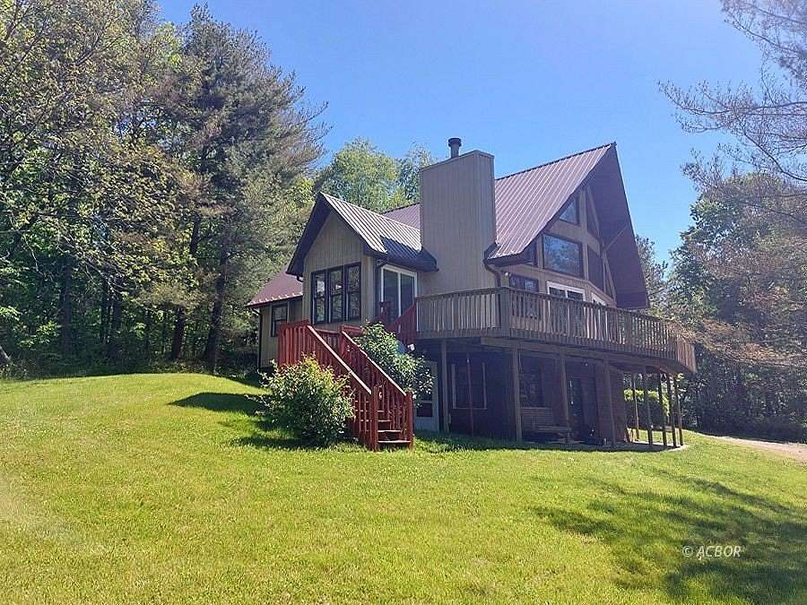 17.6 Acres of Land with Home for Sale in Athens, Ohio