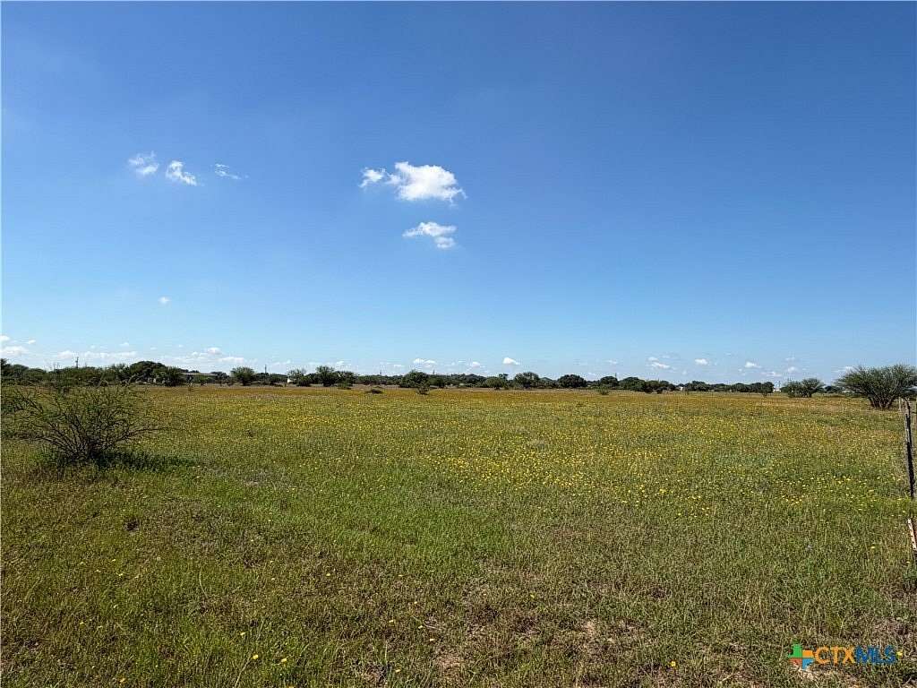 5 Acres of Residential Land for Sale in Victoria, Texas