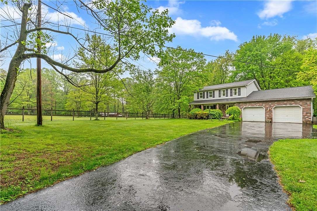 20.4 Acres of Land with Home for Sale in Loyalhanna, Pennsylvania