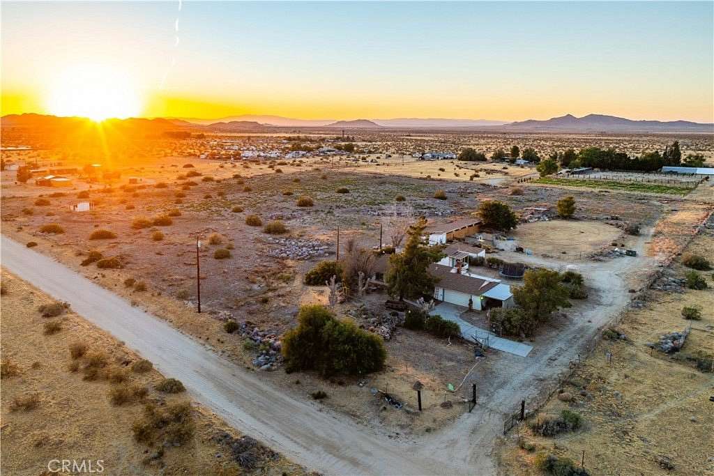10 Acres of Land with Home for Sale in Palmdale, California