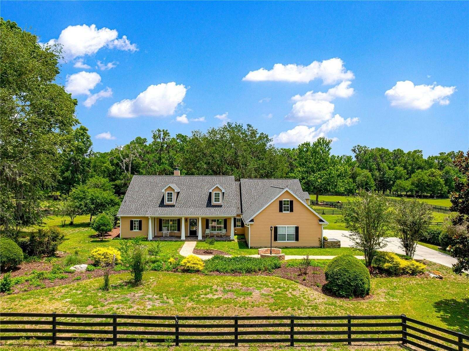 5 Acres of Land with Home for Sale in Ocala, Florida