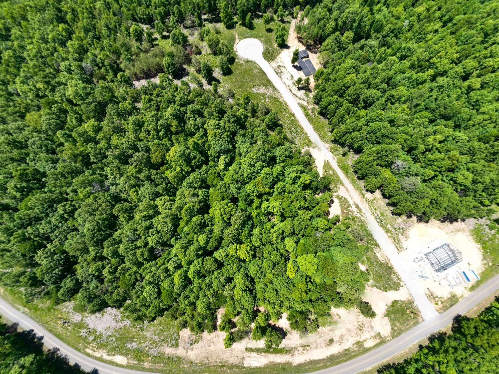 5 Acres of Residential Land for Sale in Hampshire, Tennessee