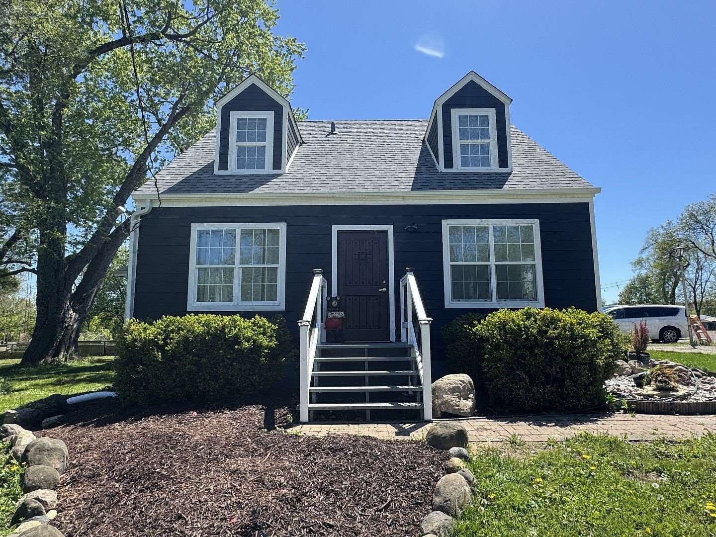 5.5 Acres of Land with Home for Sale in Cary, Illinois