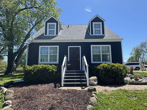 5.5 Acres of Land with Home for Sale in Cary, Illinois