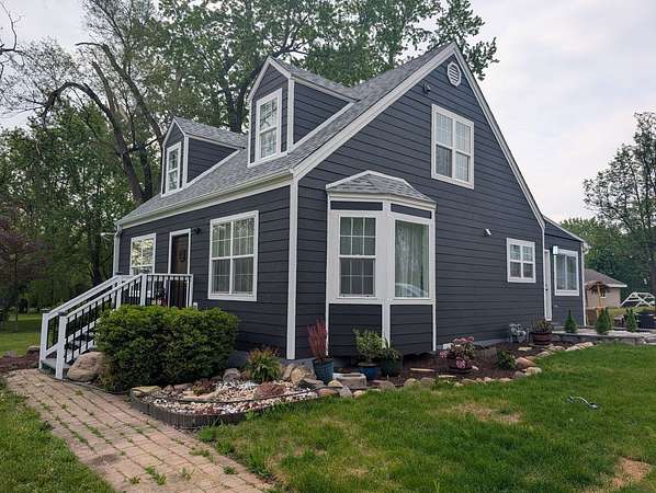 5.5 Acres of Land with Home for Sale in Cary, Illinois