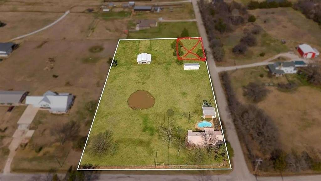 3 Acres of Land with Home for Lease in Pilot Point, Texas