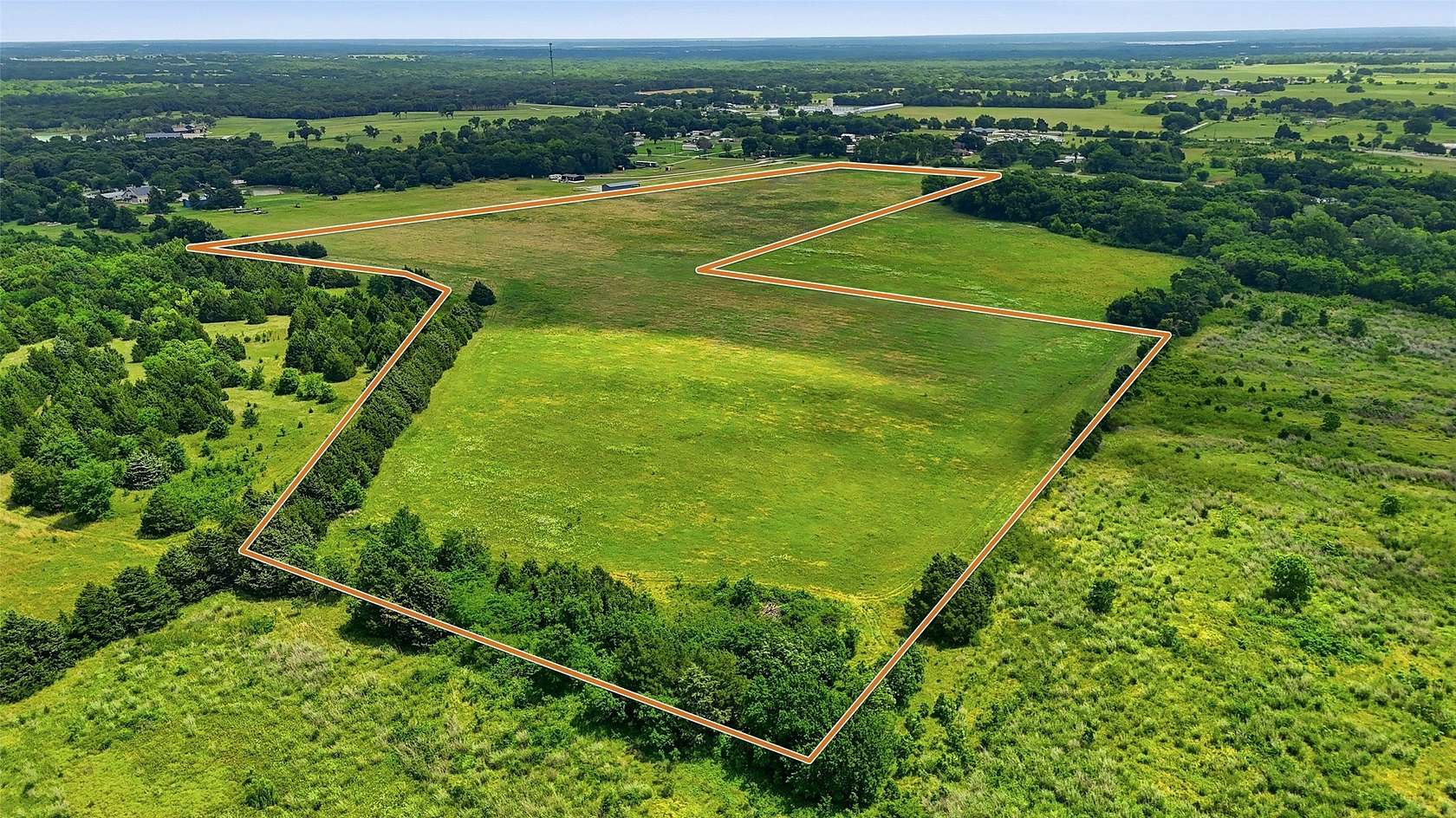30 Acres of Land for Sale in Whitesboro, Texas