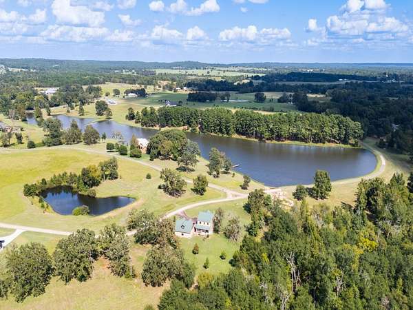1.63 Acres of Land with Home for Sale in LaRue, Texas