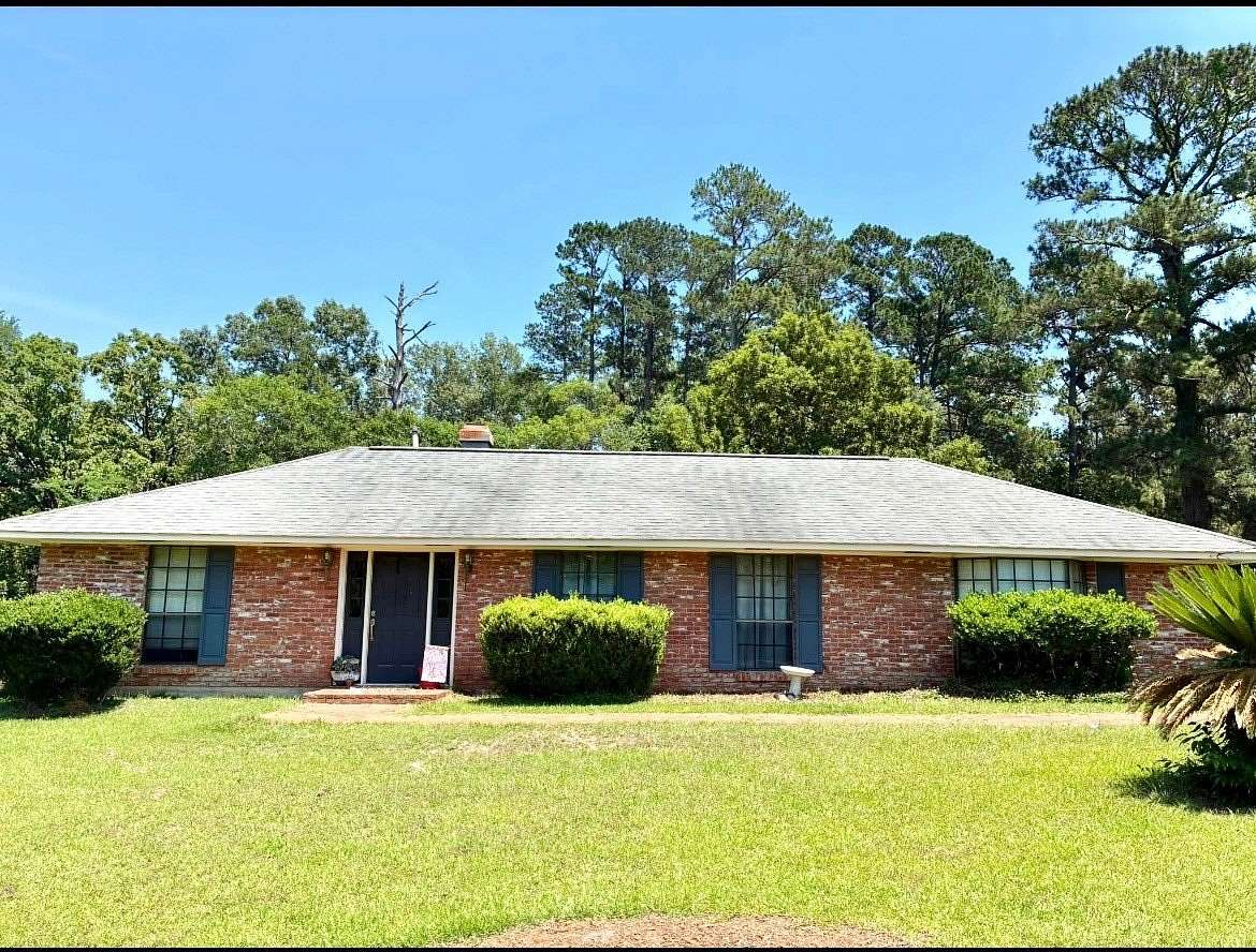 2 Acres of Land with Home for Sale in Many, Louisiana