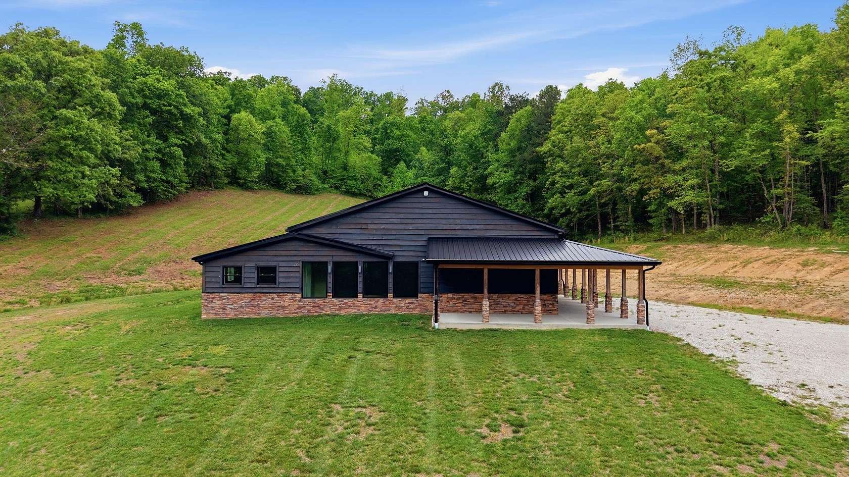 100 Acres of Recreational Land with Home for Sale in Tyner, Kentucky