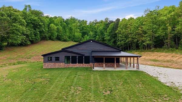 100 Acres of Recreational Land with Home for Sale in Tyner, Kentucky