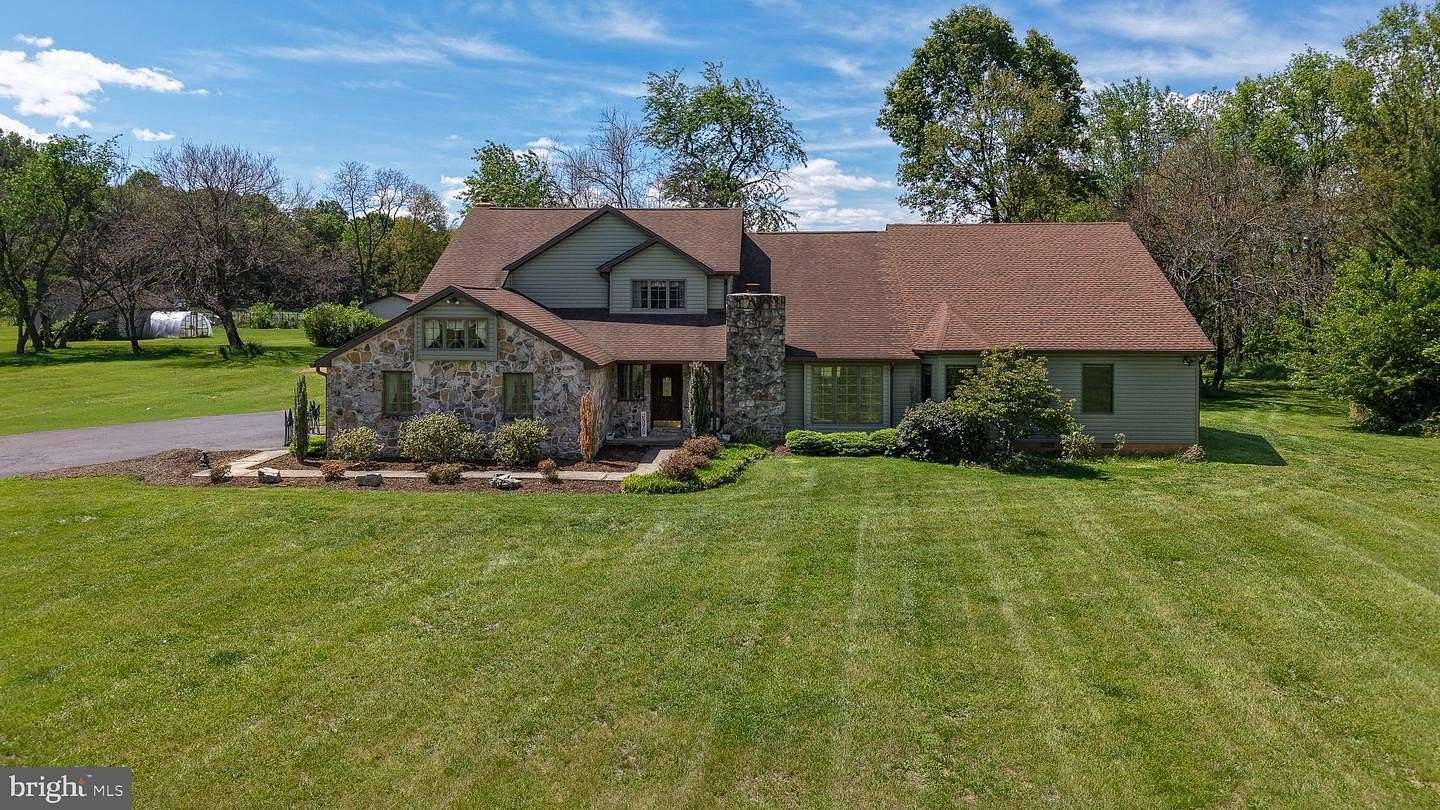 2.33 Acres of Land with Home for Sale in Martinsburg, West Virginia