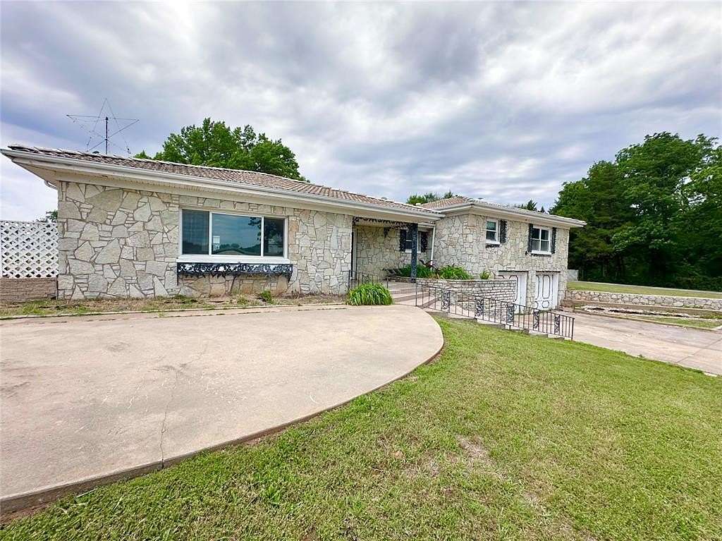 9 Acres of Land with Home for Sale in Shawnee, Oklahoma