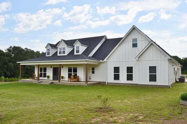15 Acres of Land with Home for Sale in Troy, Alabama