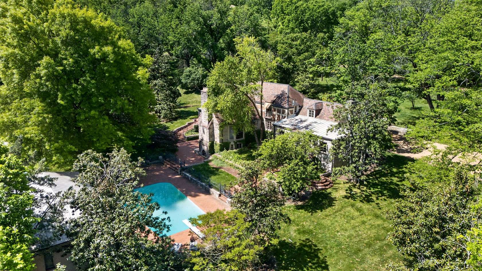 8.18 Acres of Land with Home for Sale in Nashville, Tennessee