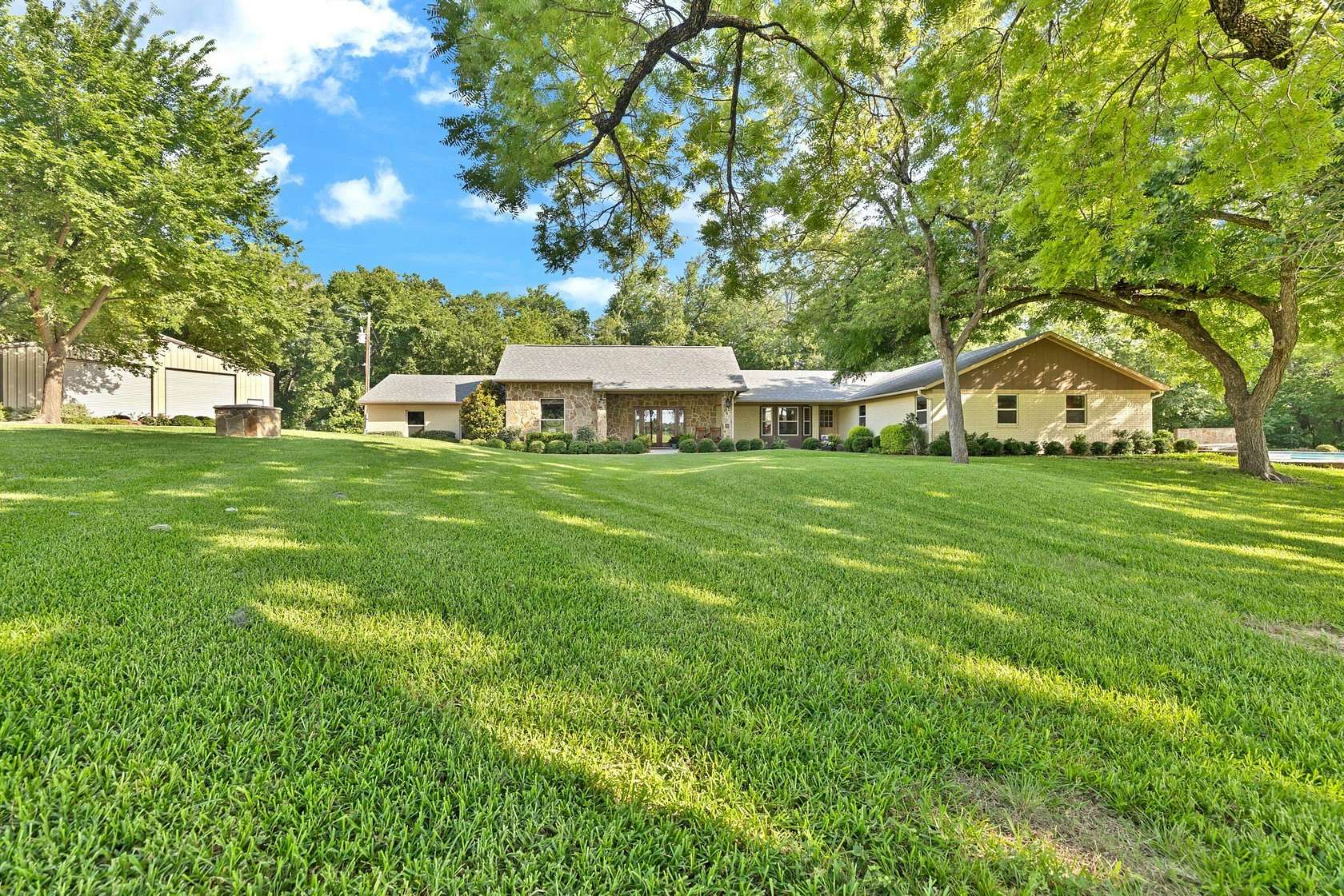 13.5 Acres of Land with Home for Sale in Azle, Texas
