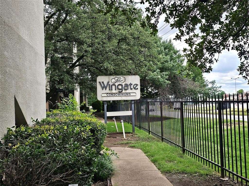 6 Acres of Residential Land for Sale in Dallas, Texas