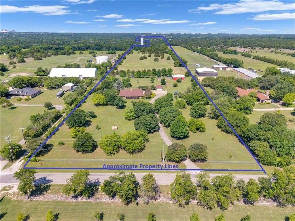 18 Acres of Land with Home for Sale in Ovilla, Texas