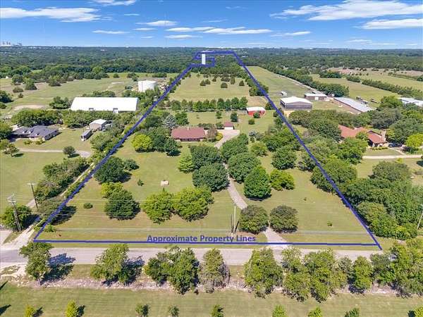 18 Acres of Land with Home for Sale in Ovilla, Texas