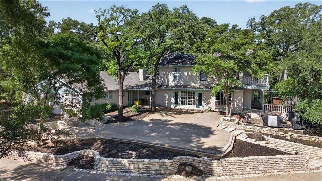 2.54 Acres of Land with Home for Sale in Arlington, Texas