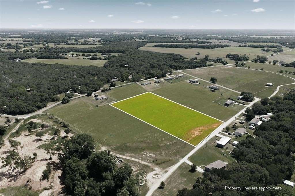 5 Acres of Residential Land for Sale in Gholson, Texas