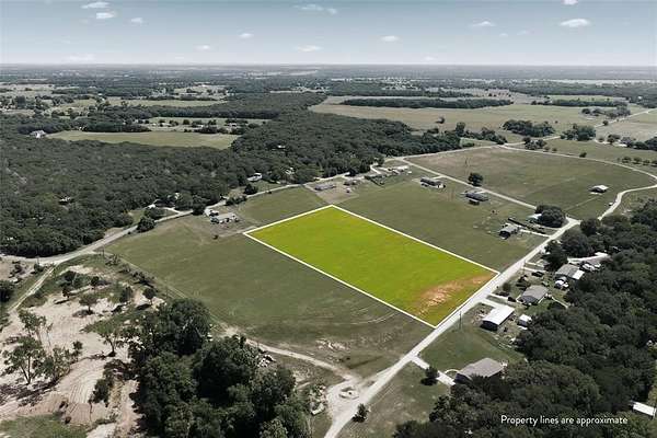 5 Acres of Residential Land for Sale in Gholson, Texas