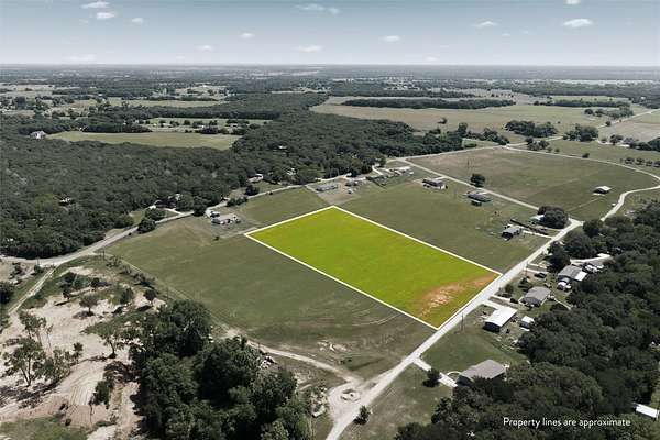 5 Acres of Residential Land for Sale in Gholson, Texas