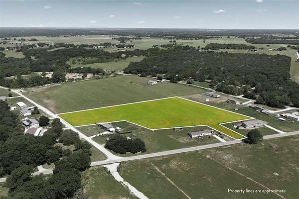 5 Acres of Residential Land for Sale in Gholson, Texas
